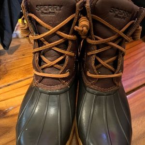 Woman sperry duck boots